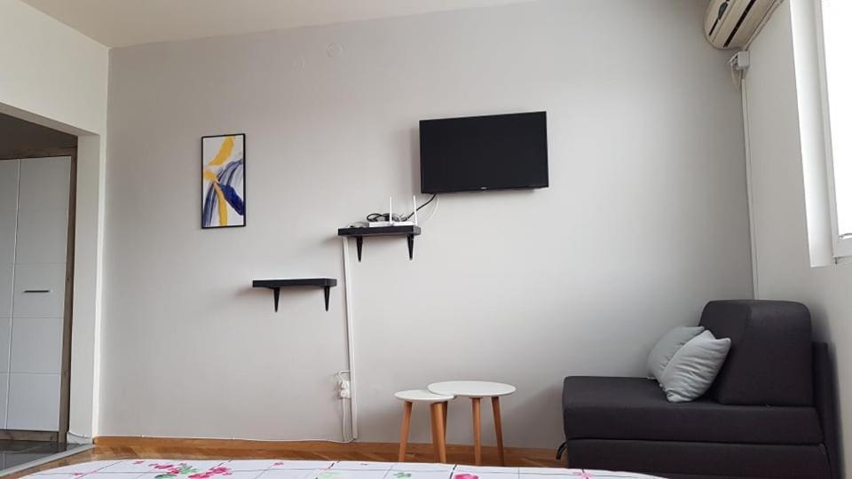 Central View Apartment Skopje Buitenkant foto