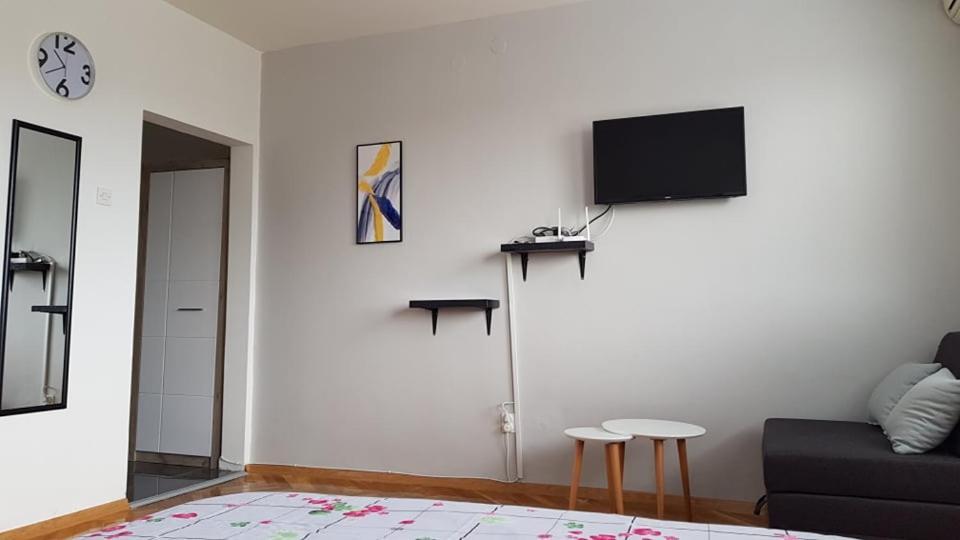 Central View Apartment Skopje Buitenkant foto