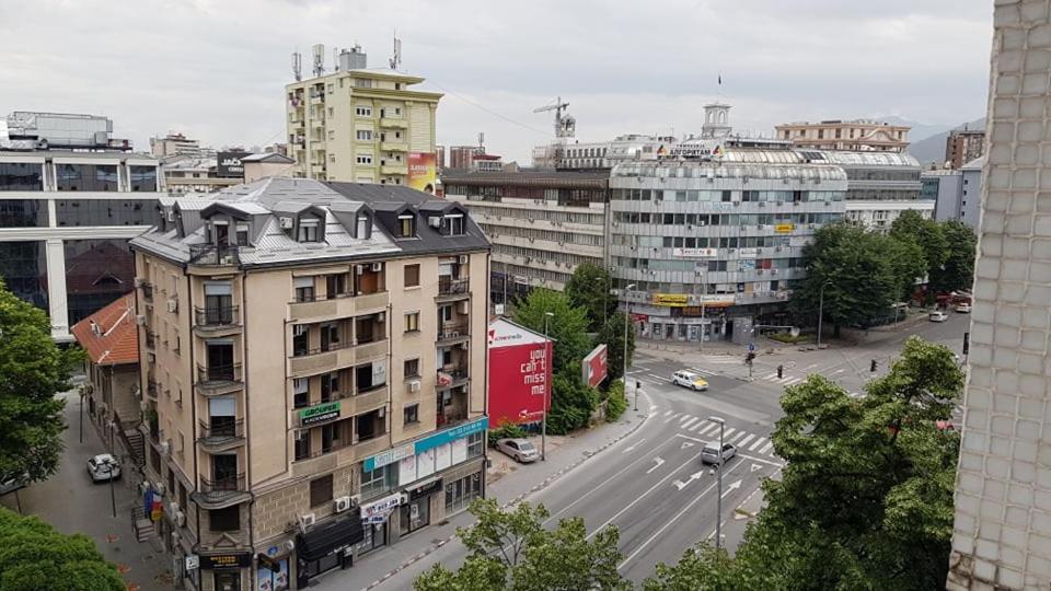 Central View Apartment Skopje Buitenkant foto